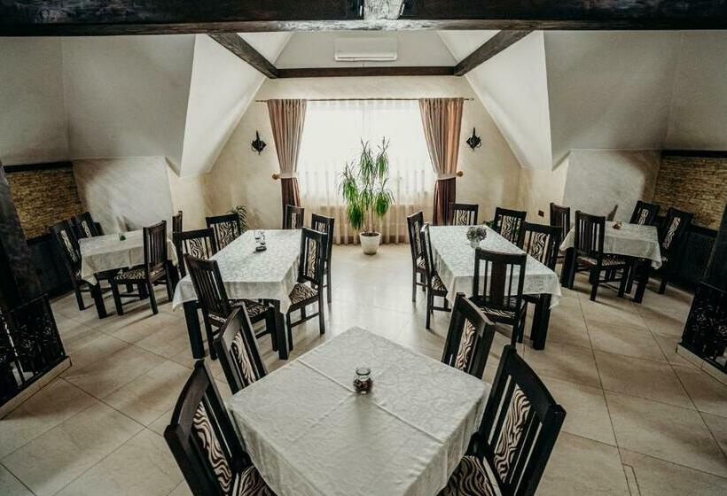 بنسيون Complex Hanul Cavalerului