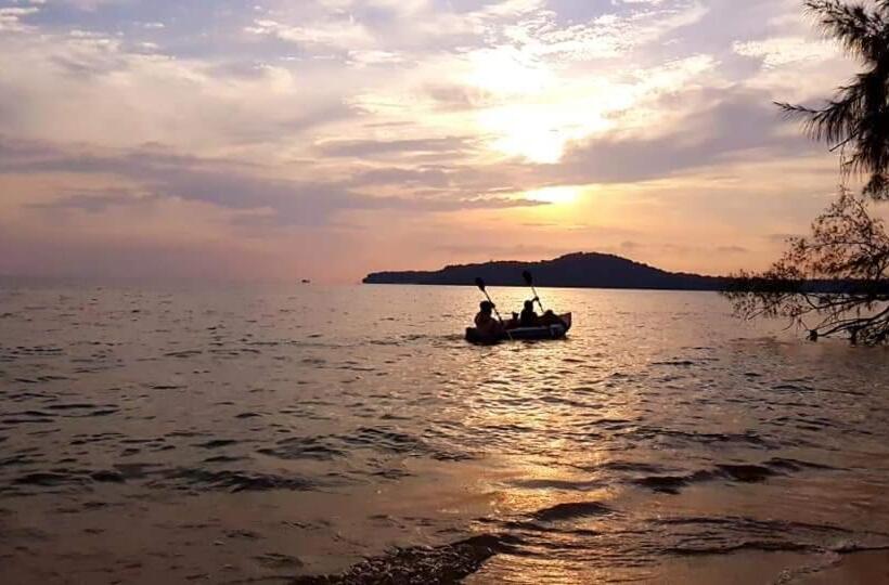 פנסיון Crusoe Koh Takiev Island