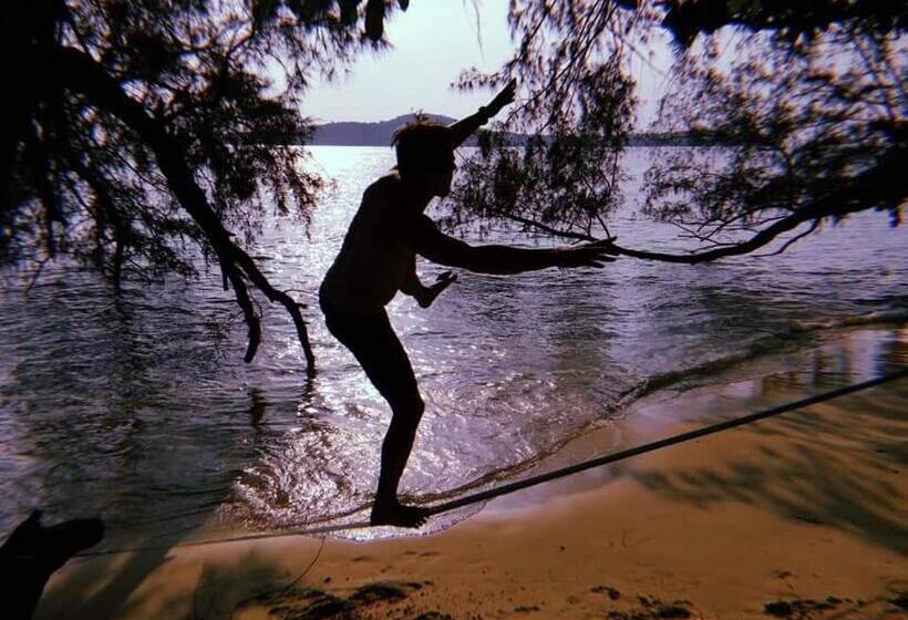 פנסיון Crusoe Koh Takiev Island