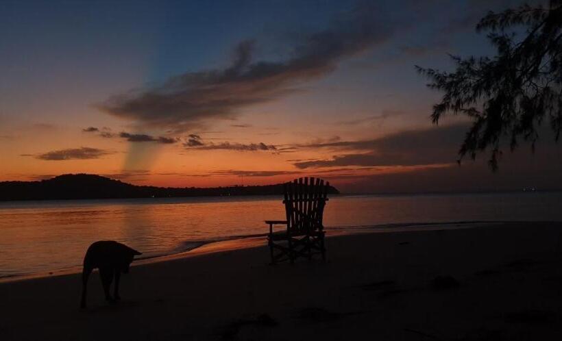 פנסיון Crusoe Koh Takiev Island