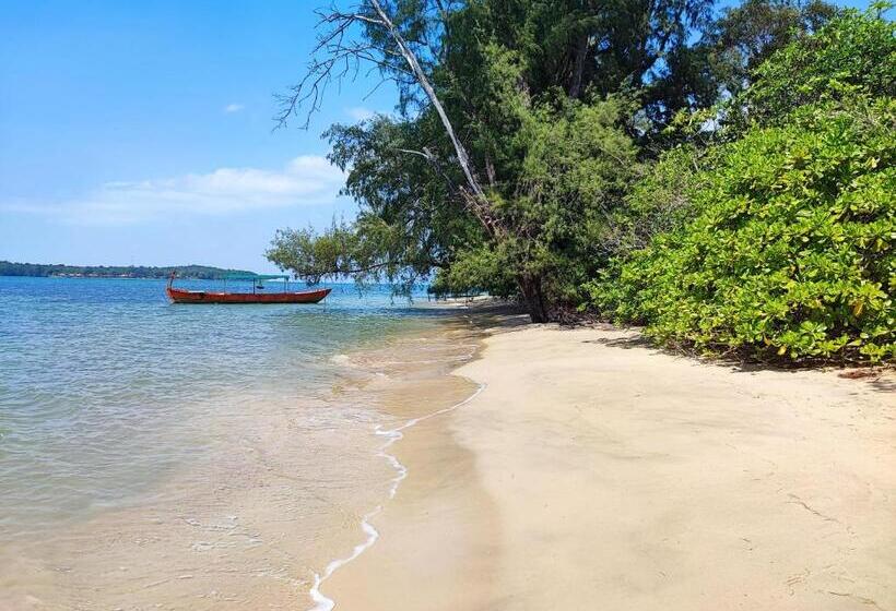 פנסיון Crusoe Koh Takiev Island