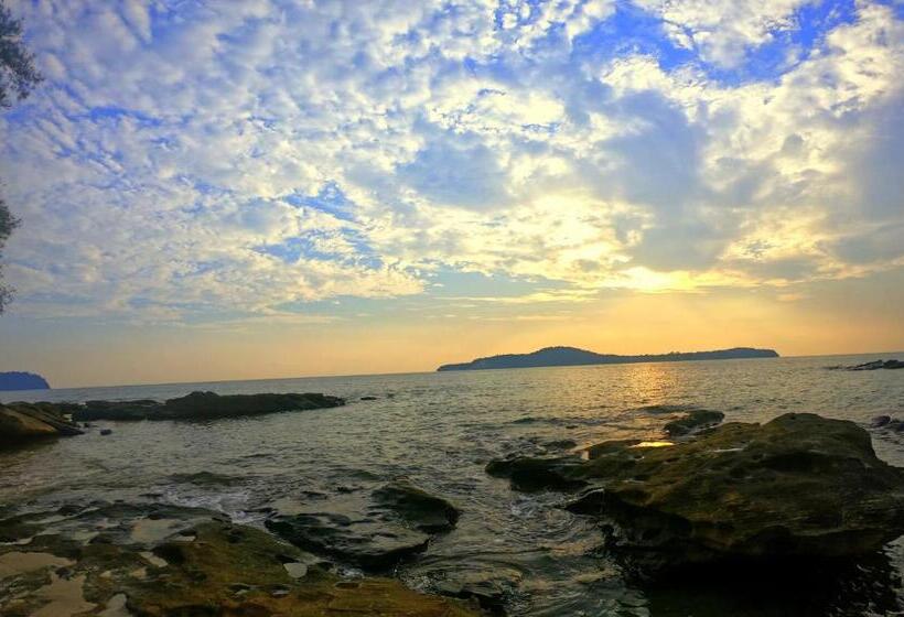 פנסיון Crusoe Koh Takiev Island