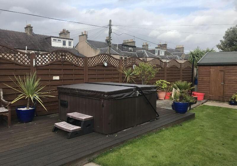 ペンション Dunclutha Guest House