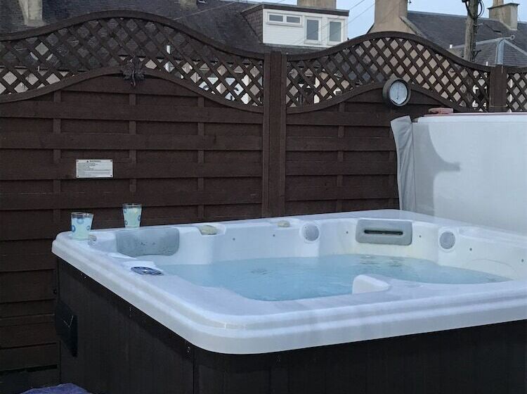 ペンション Dunclutha Guest House