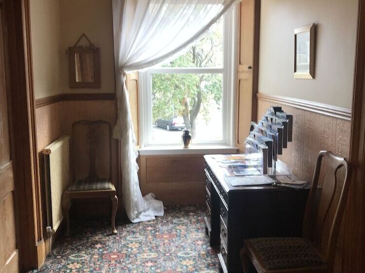 ペンション Dunclutha Guest House