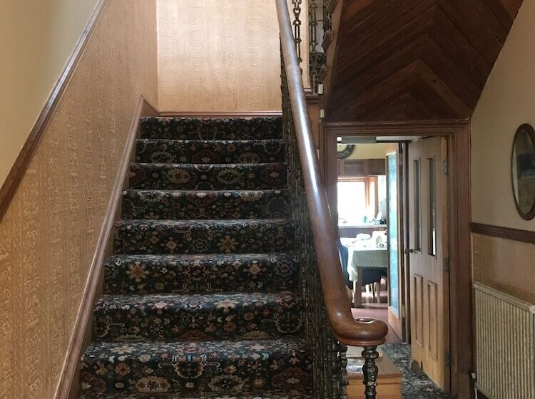 ペンション Dunclutha Guest House