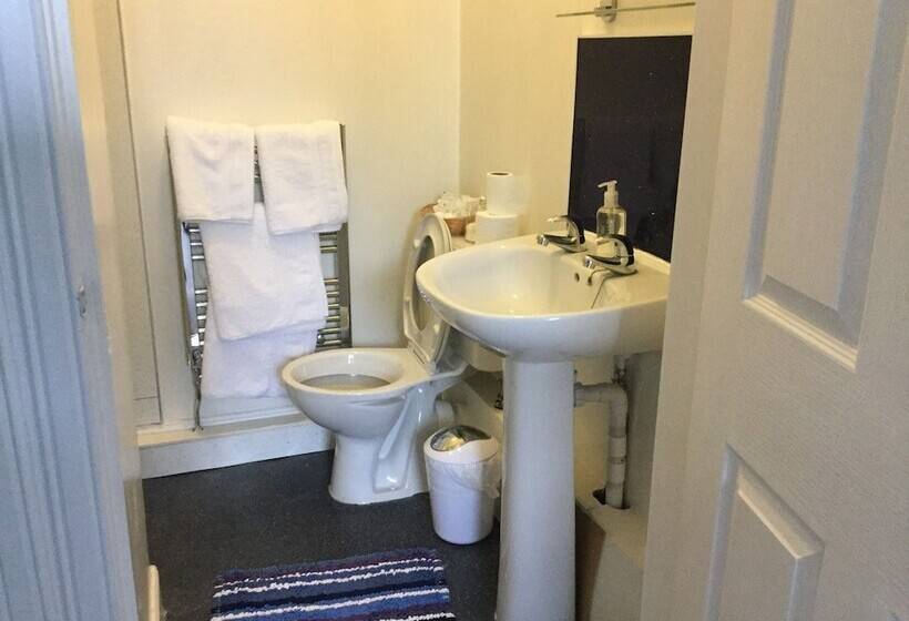 ペンション Dunclutha Guest House