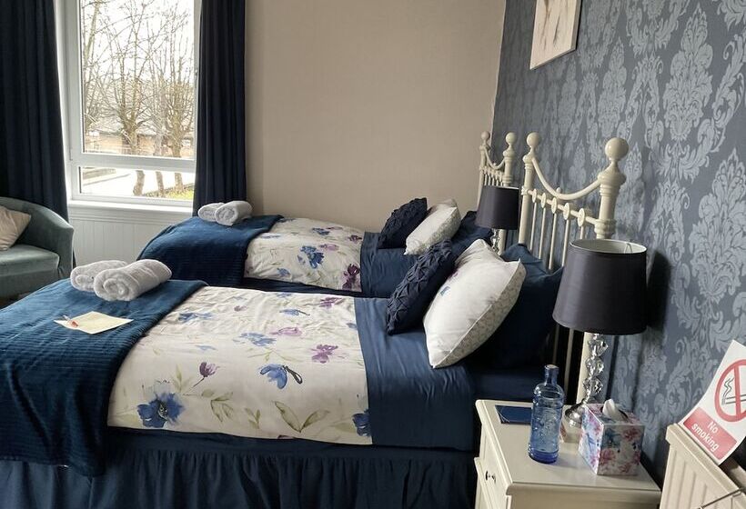 פנסיון Dunclutha Guest House