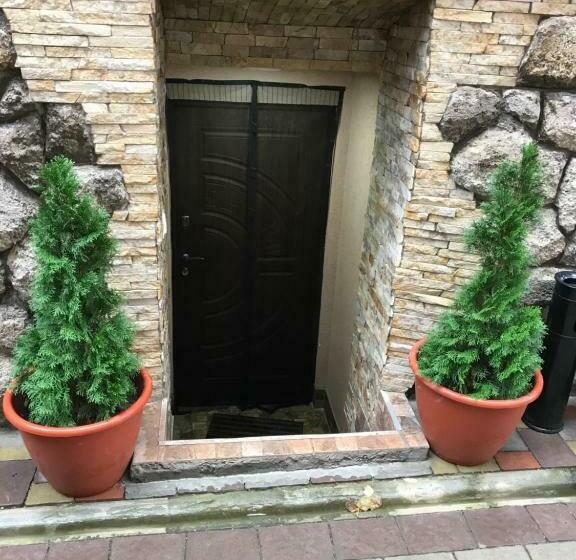 פנסיון Guest House Zhanna