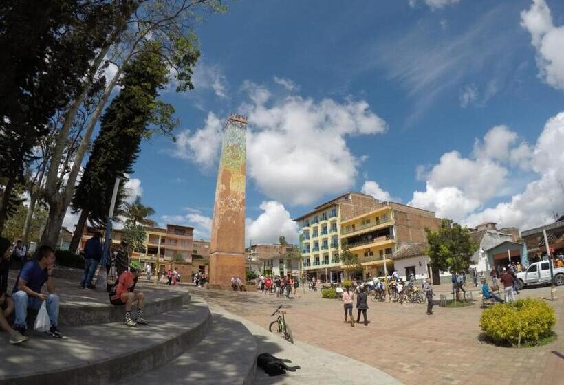 بنسيون Hostal Macondo Inn