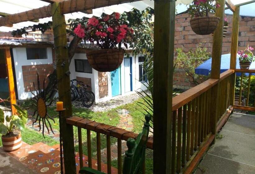 بنسيون Hostal Macondo Inn