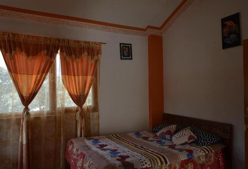 بنسيون Kuyllur ñán