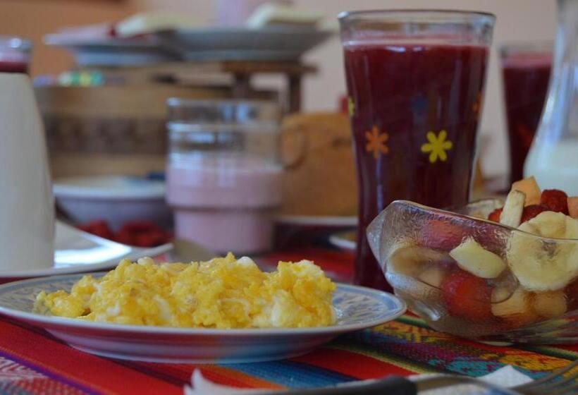 بنسيون Kuyllur ñán