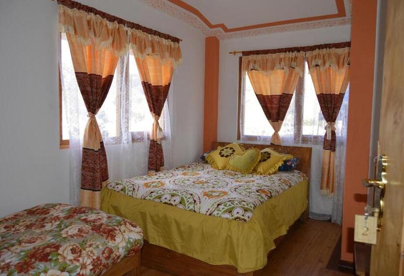 بنسيون Kuyllur ñán