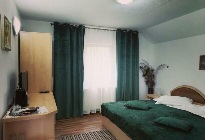 ペンション Motorom