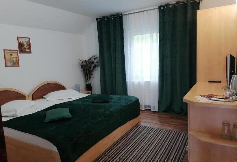 ペンション Motorom