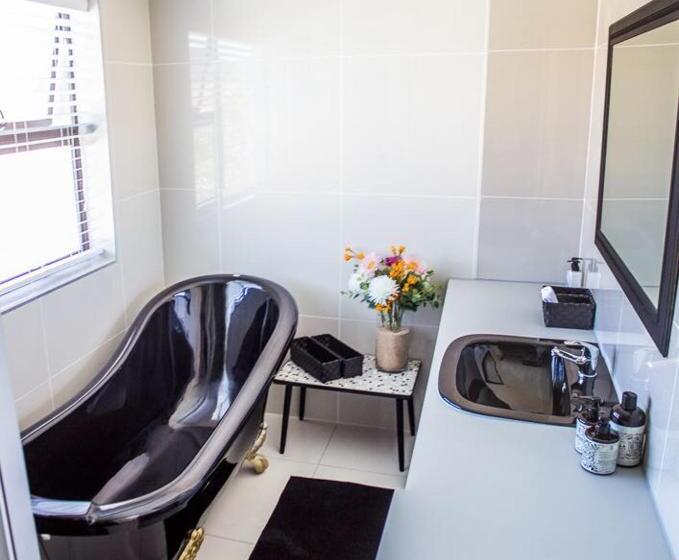פנסיון Mulenvo Guest House