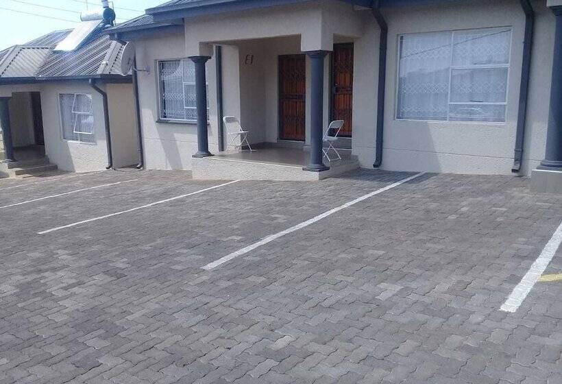 펜션 Naledi Lodge & Guest Houses