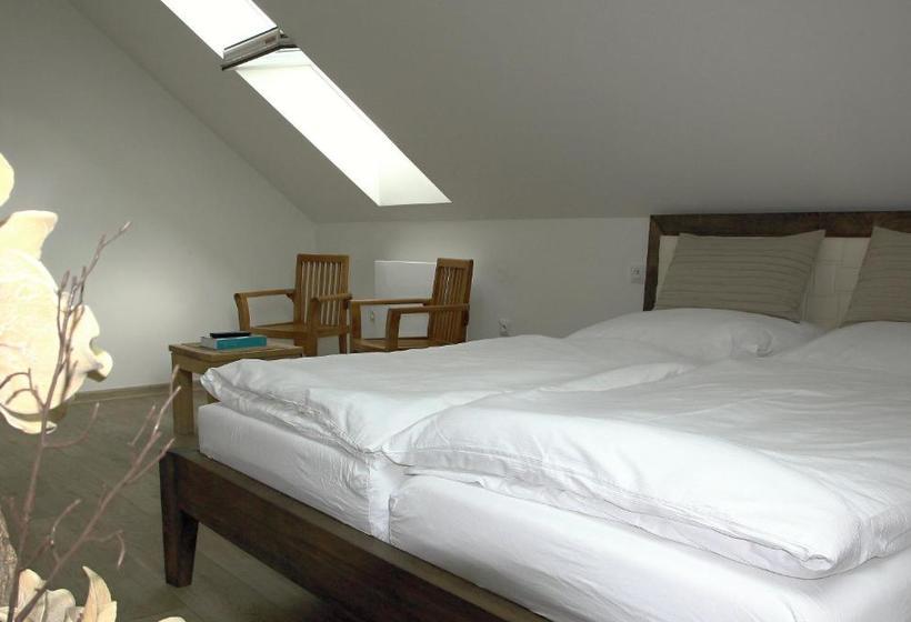 פנסיון Penzion Marjána