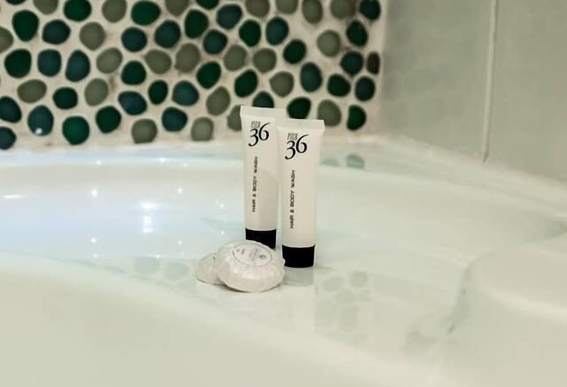 Пансион Pier 36