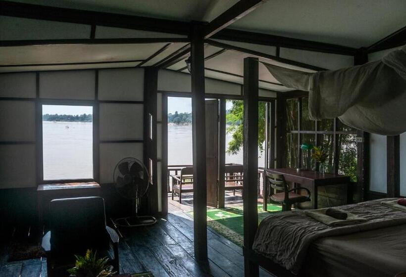 ペンション Pomelo Restaurant And Guesthouse S Fishermen & A Tammarine Bungalow Riverfront   Immerse In Nature