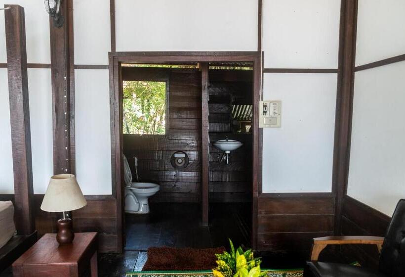 ペンション Pomelo Restaurant And Guesthouse S Fishermen & A Tammarine Bungalow Riverfront   Immerse In Nature