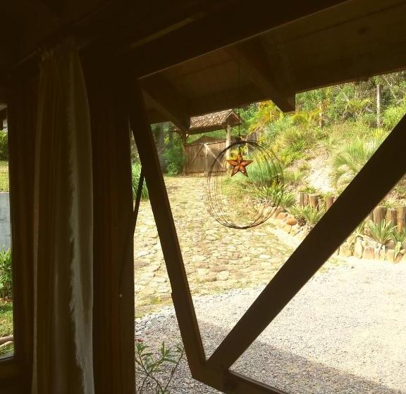 ペンション Recanto Das Bromélias Chalés