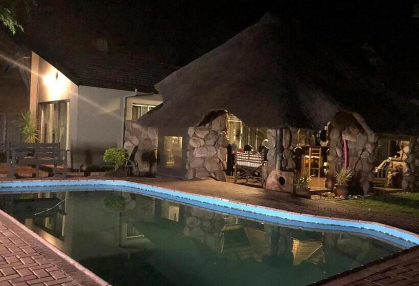 ペンション Sanyati Guesthouse