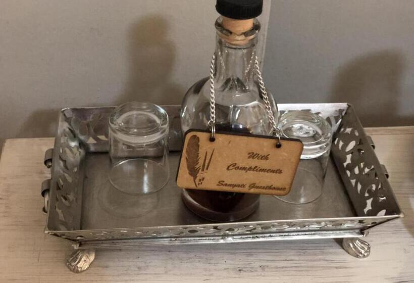 פנסיון Sanyati Guesthouse