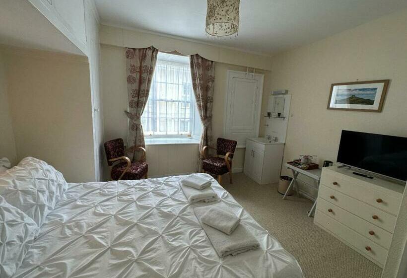 بنسيون The Durbeyfield Guest House