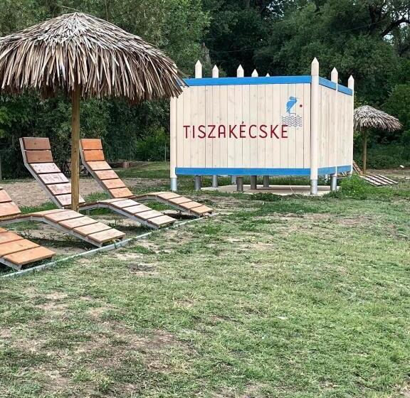 بنسيون Tiszapart Vendégház