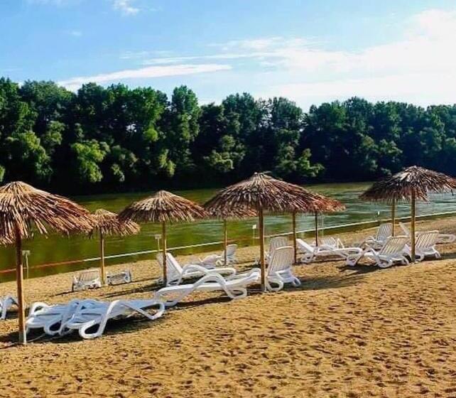 פנסיון Tiszapart Vendégház