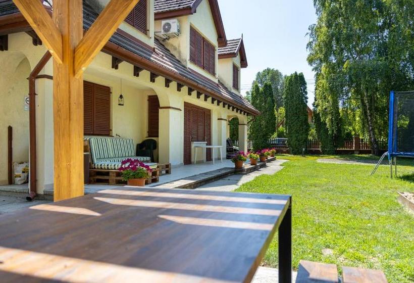 بنسيون Tiszapart Vendégház