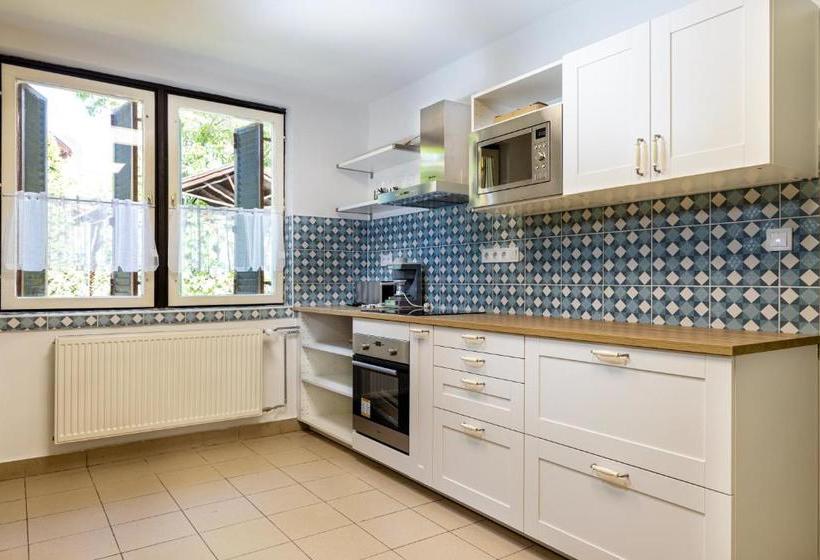 بنسيون Tiszapart Vendégház