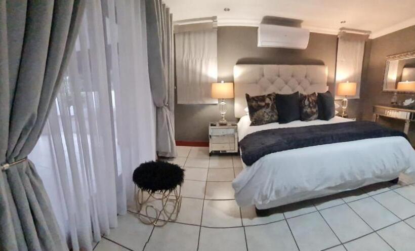 Пансион Vaal De Vue Guesthouse