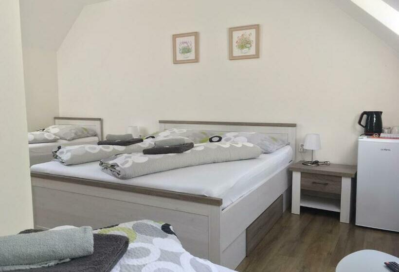 膳宿费 Zevlův Mlýn