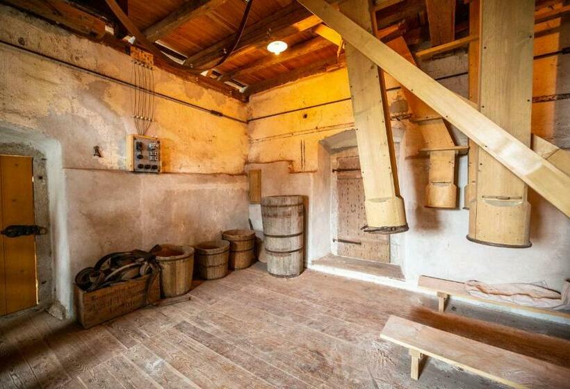 膳宿费 Zevlův Mlýn