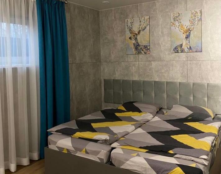 הוסטל California