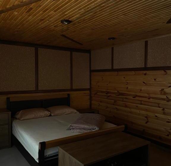 הוסטל California