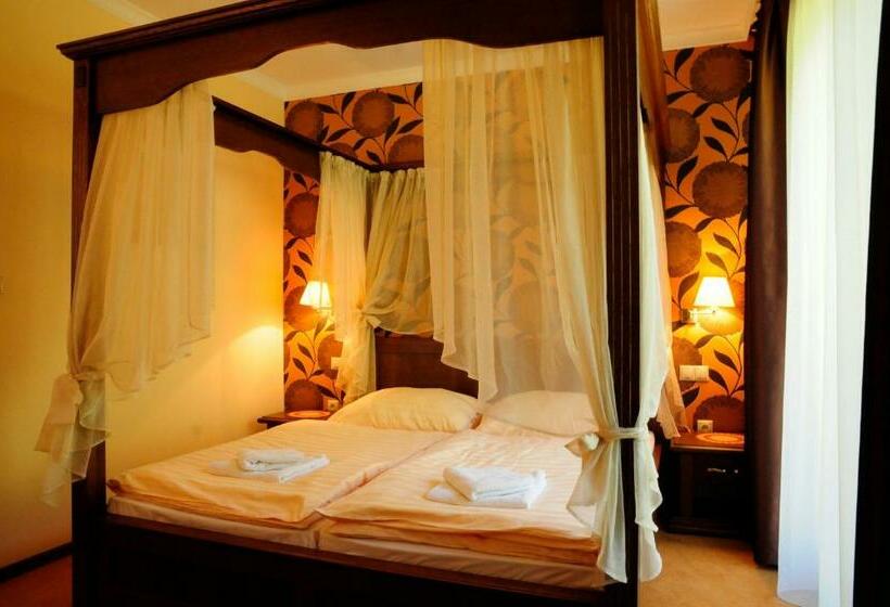 فندق صغير Country Saloon Belá