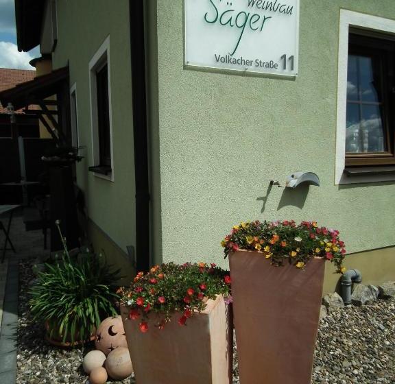 호스텔 Gästehof Weinbau Säger