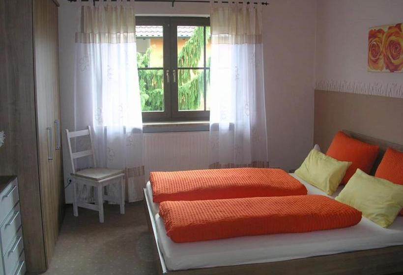 فندق صغير Gästehof   Weinbau Säger