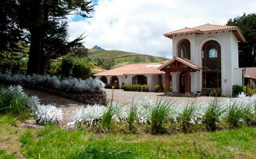 הוסטל Hacienda Santa Ana