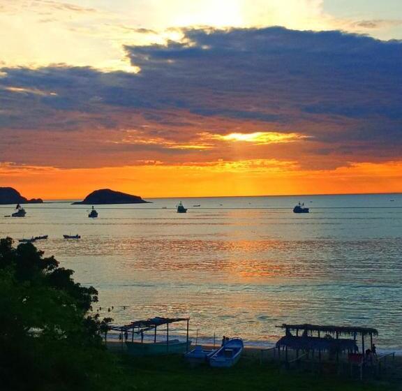 Hostel Hospedaje Algarrobo Machalilla