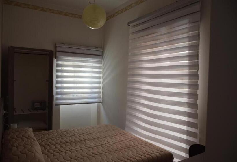 호스텔 Locanda Pezzolla