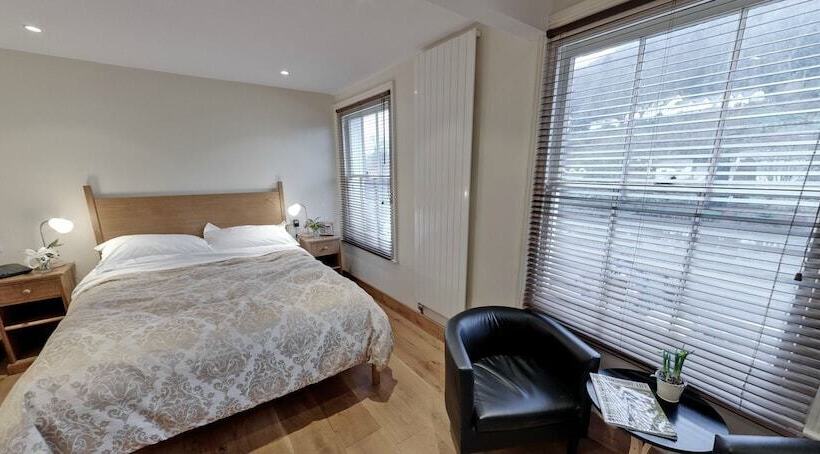 Общежитие The Saracens Head Inn