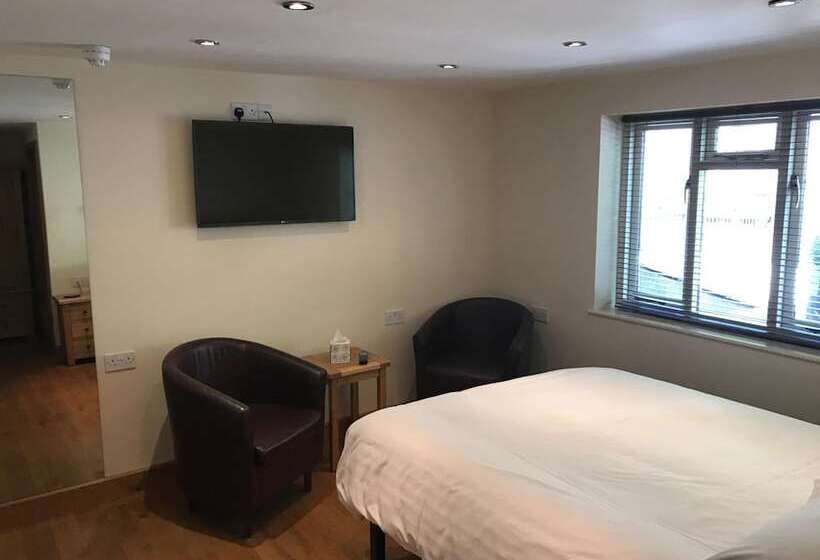 Общежитие The Saracens Head Inn