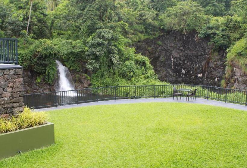 אתר נופש Athirapally Green Trees