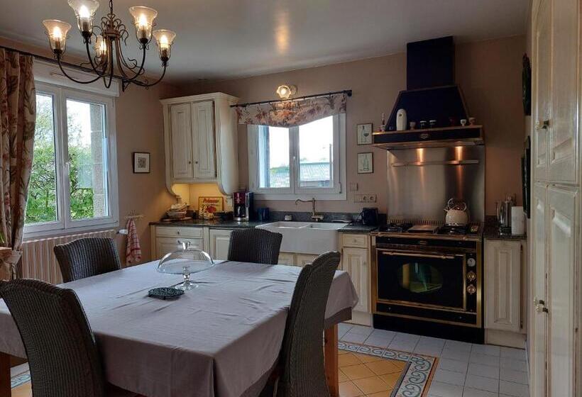 مبيت وإفطار La Maison De Marie, Au Coeur De La Campagne Avec Table D Hôtes Sur Réservation