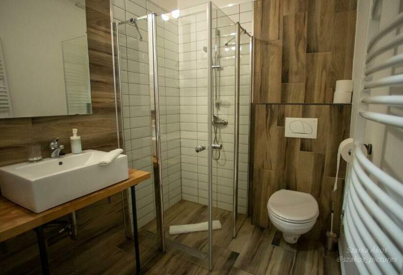 민박 Pollushof Panzió és étterem